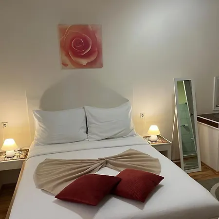 Apartment & Infinity *